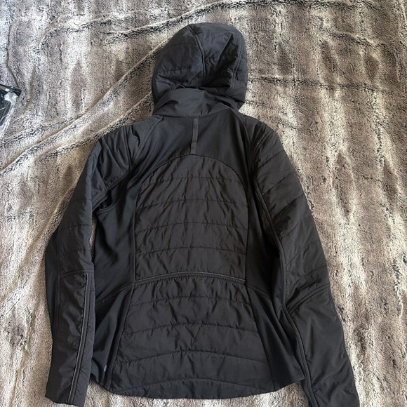 Lululemon Another Mile Black Jacket Women's 10 Running Athletic Removable Hood - Picture 6 of 8